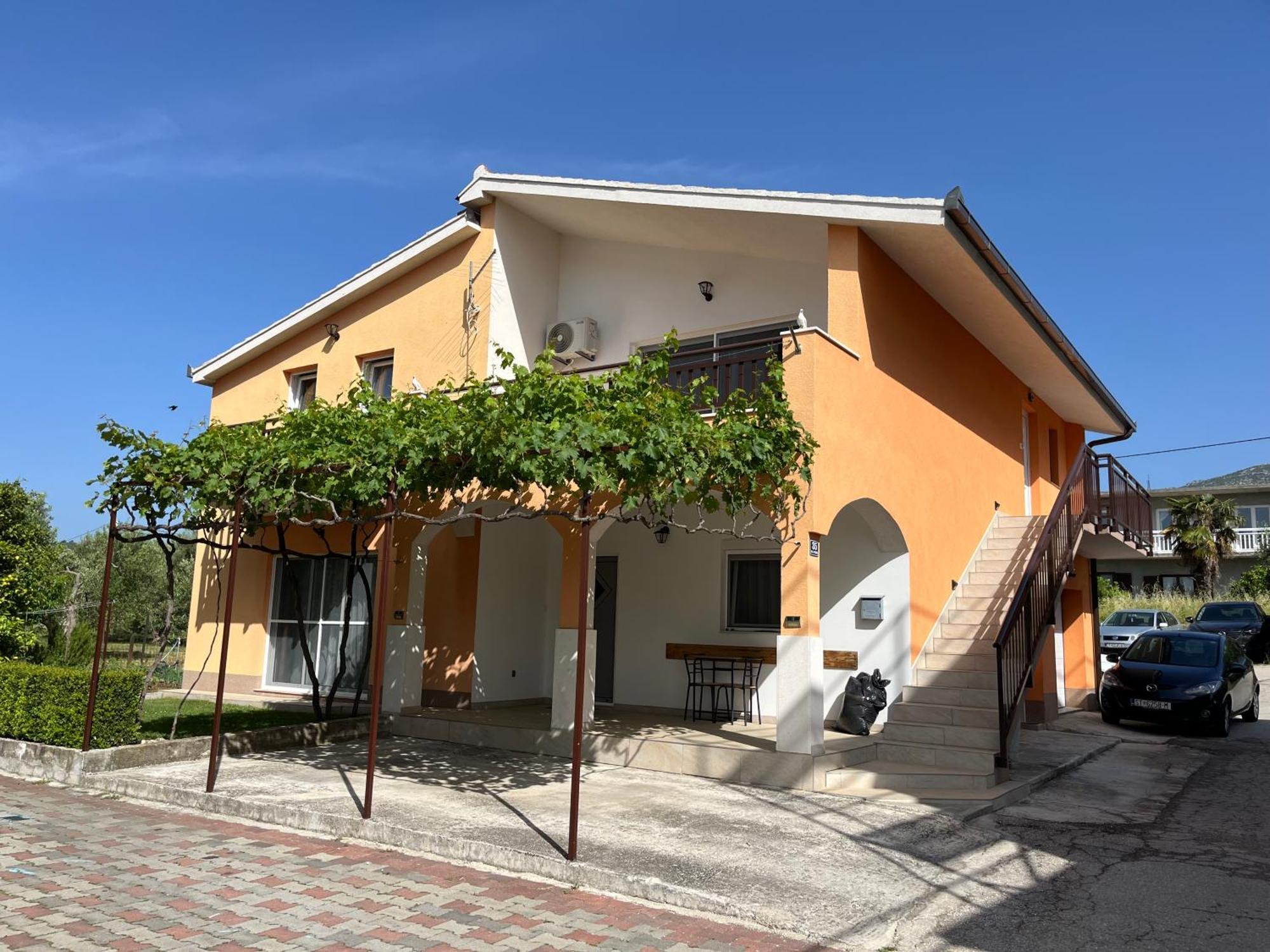 Family House Antonio *